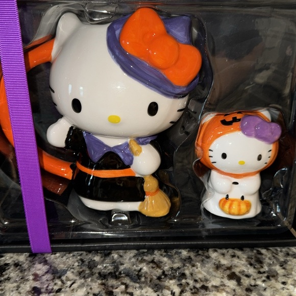 Hello Kitty Mug & Figure Set - Picture 2 of 2